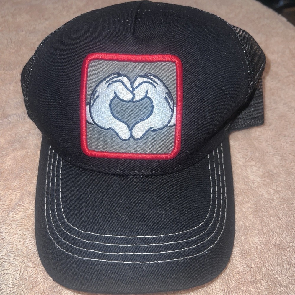 Disney Mickey Mouse Glove Heart Hand Hat Black Adult Unisex, Mesh, SnapBack